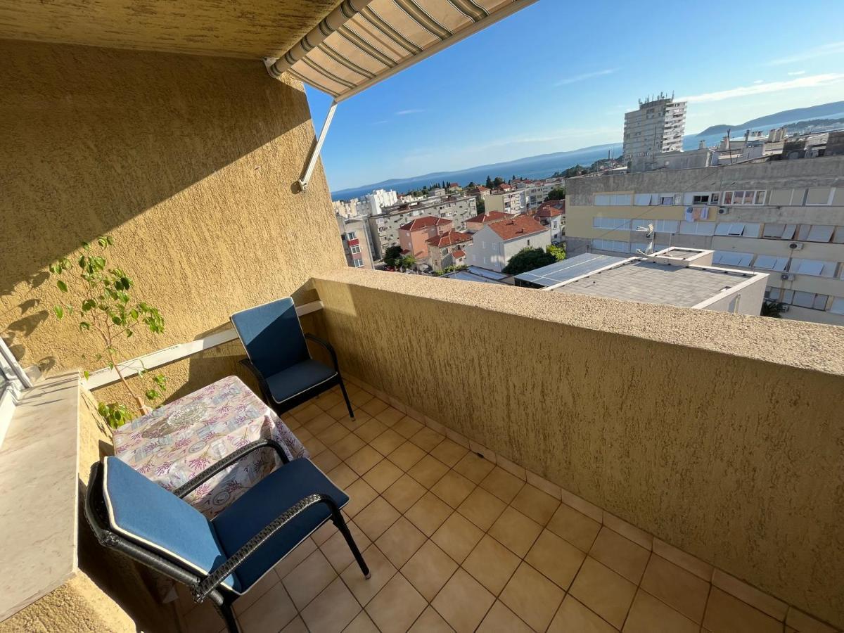 Sunny Corner Apartment Split Exterior photo