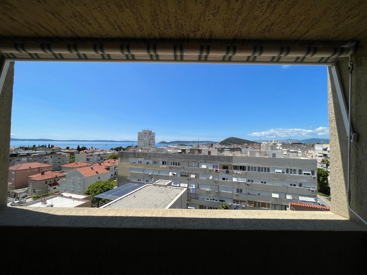 Sunny Corner Apartment Split Exterior photo
